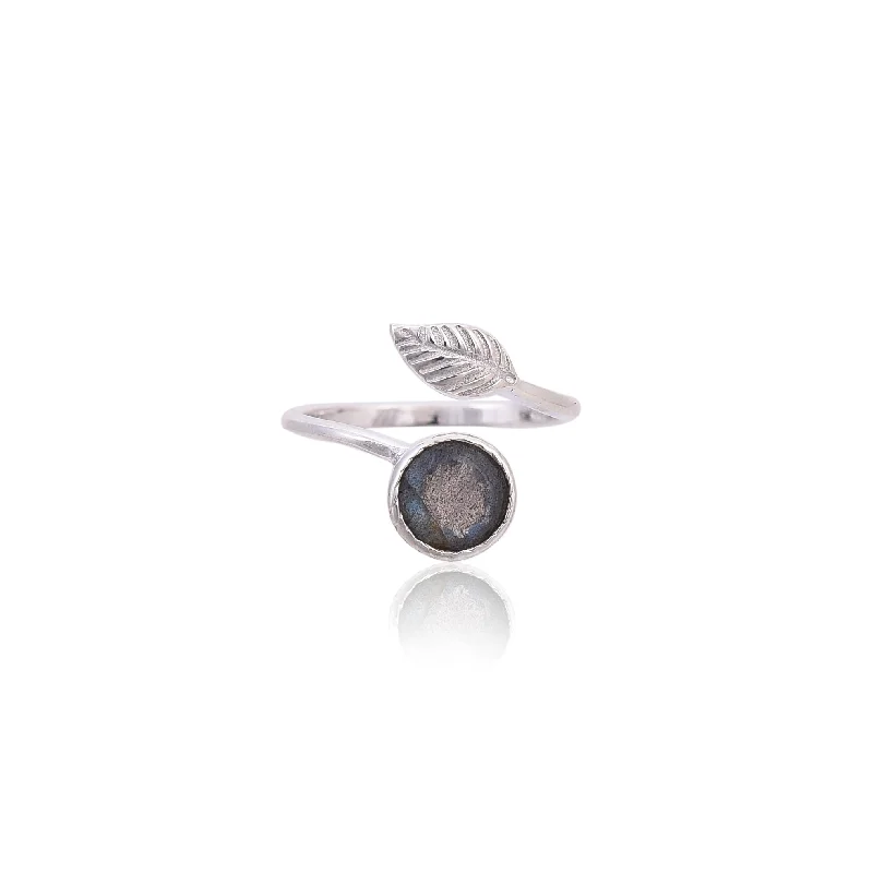 Women’s diamond solitaire ring-Silver Mountain 925 Sterling Silver Labradorite Ring