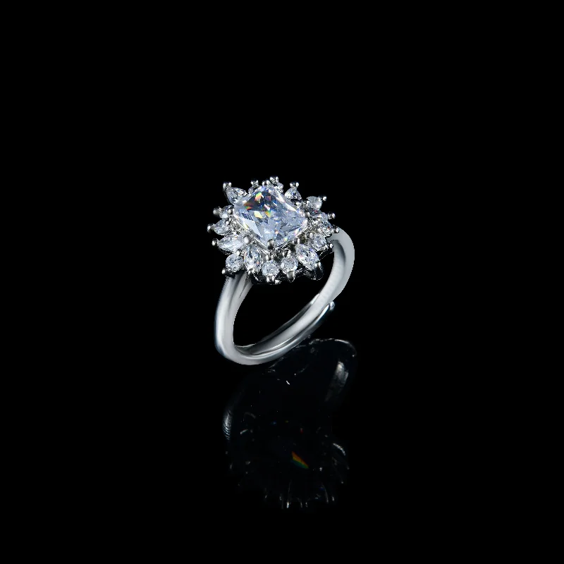 Women’s cocktail ring-Nipura Pretty Flower Zircon Ring