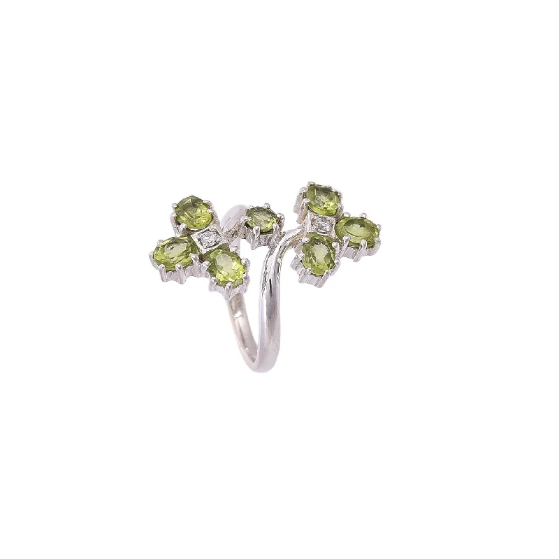 Women’s chic ring-Silver Mountain 925 Sterling Silver Peridot CZ Ring